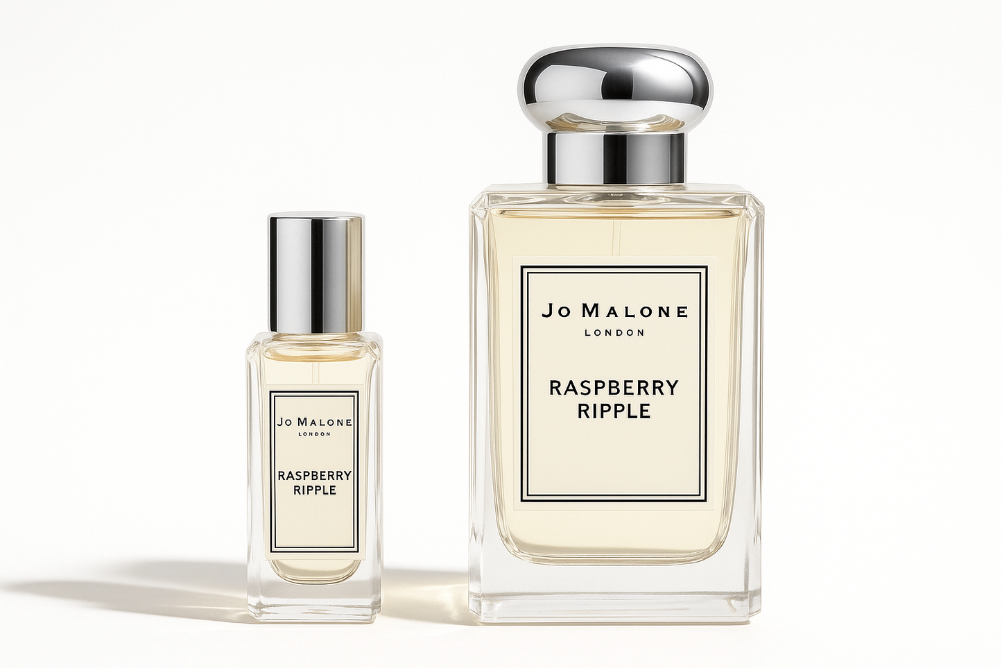 Μπουκαλάκι δείγματος Jo Malone Raspberry Ripple 12ml δίπλα στο μπουκάλι 100ml του Jo Malone Raspberry Ripple