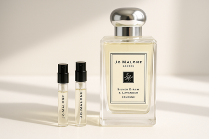 Δείγματα αρώματος Jo Malone Silver Birch & Lavender Cologne 1ml δίπλα στο άρωμα Jo Malone Silver Birch 100ml